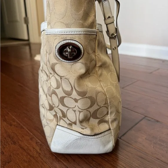 Coach Beige and Cream Signature Tote - Picture 7 of 15